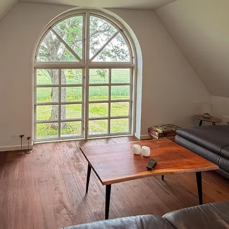 3 Bedroom Lovely In Prázdninový dům *