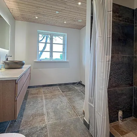 3 Bedroom Lovely In *